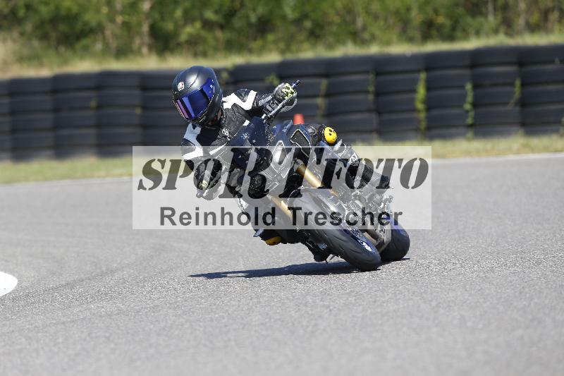 /Archiv-2025/48 25.08.2025 Cornu Master School ADR/gruen-vert/91